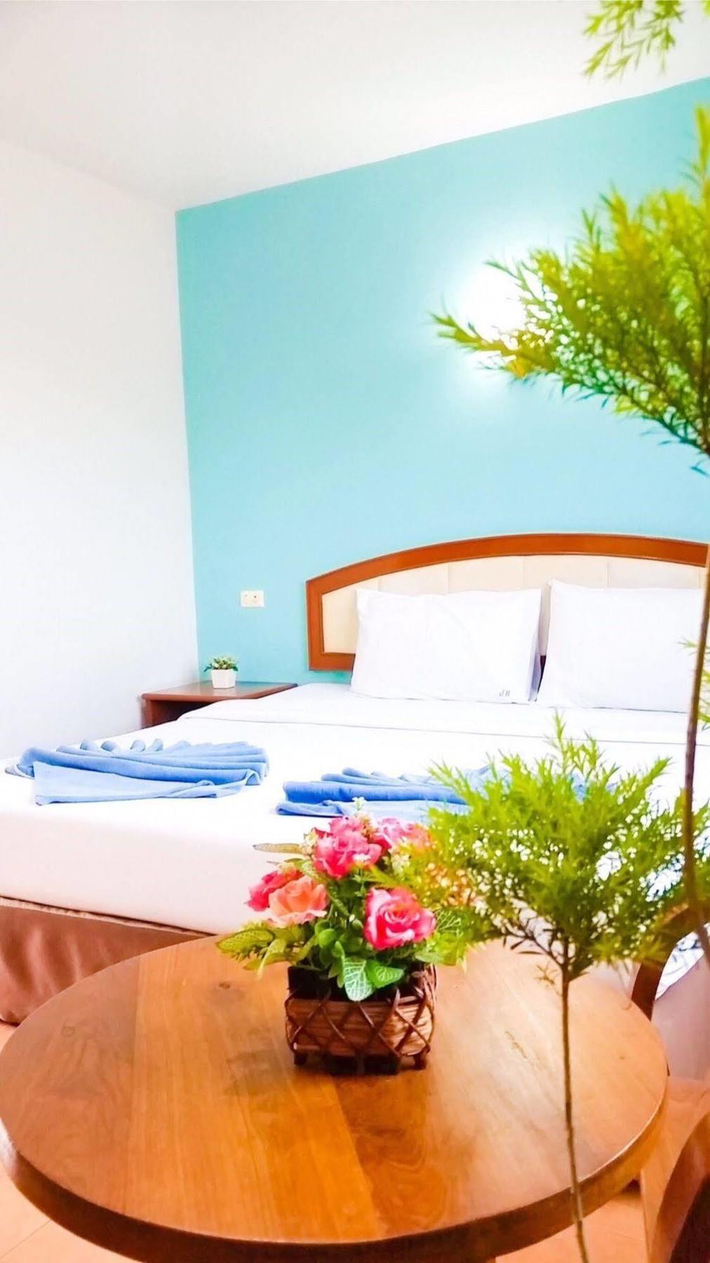 J.Holiday Inn Krabi town Exterior foto