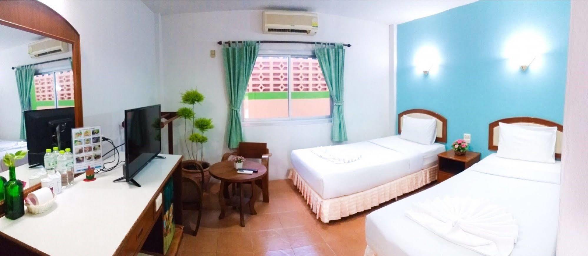 J.Holiday Inn Krabi town Exterior foto